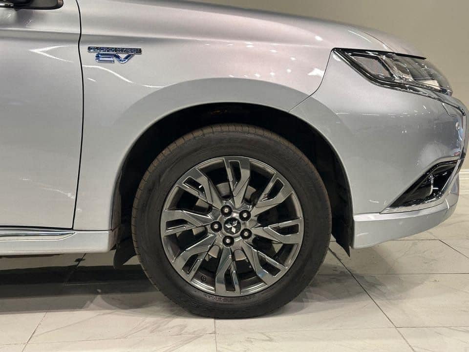 MITSUBISHI OUTLANDER 2.0 / AWD / PHEV / Hybride