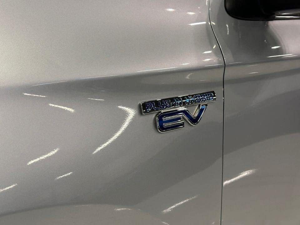 MITSUBISHI OUTLANDER 2.0 / AWD / PHEV / Hybride