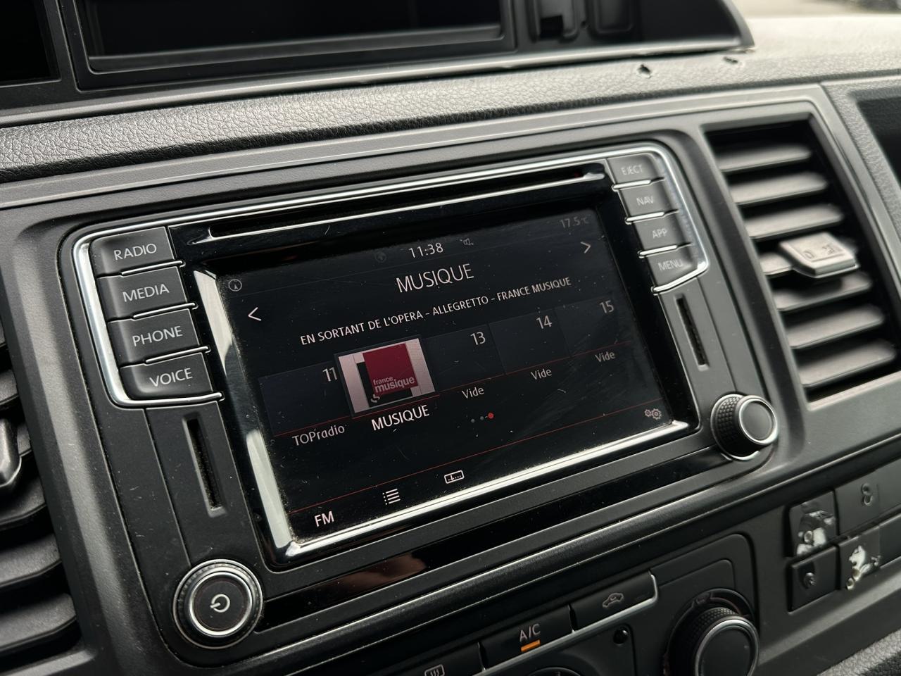 VOLKSWAGEN TRANSPORTER T6 2.0 TDI 150 DSG