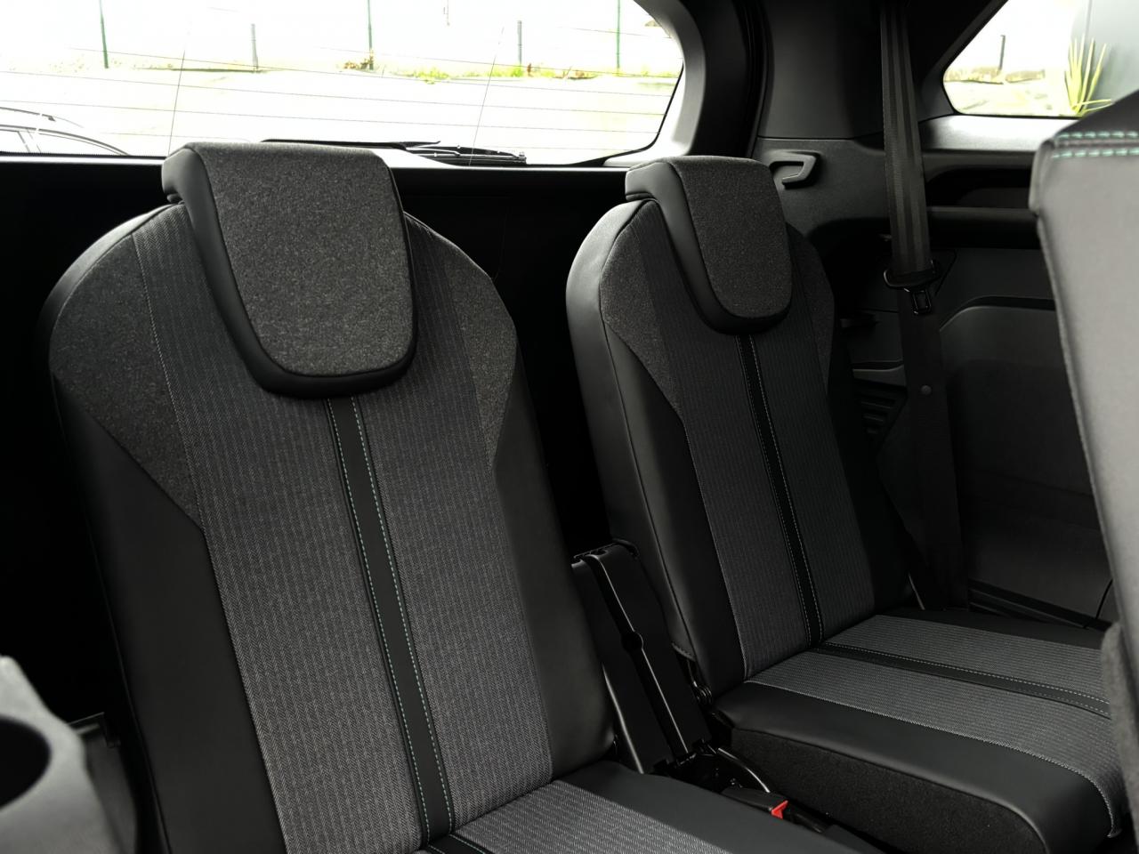 PEUGEOT 5008 1.5 BlueHDI 130 EAT8 Allure Pack